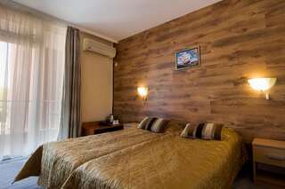 Отель Family Hotel Venera Свети-Влас Двухместный номер с 1 кроватью или 2 отдельными кроватями и балконом-3